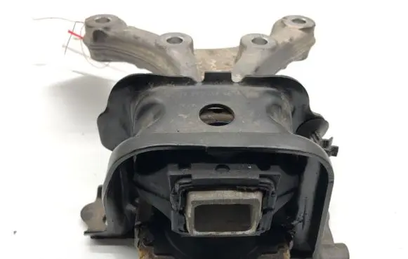 Opel Crossland X Engine mount vacuum valve 9681706580