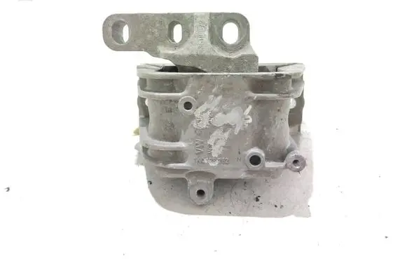 Engine mount bracket