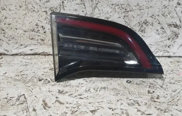 Tesla Model 3 Tailgate rear/tail lights