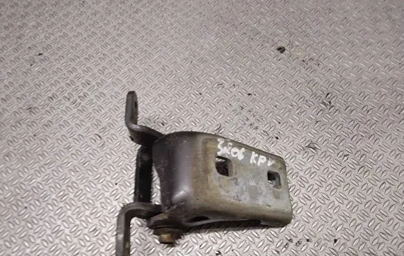 Opel Insignia A Front door upper hinge A046574