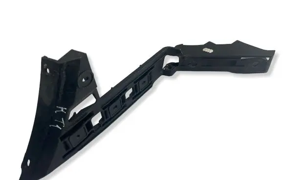 Volkswagen Touran I Rear bumper mounting bracket 1T0807375B