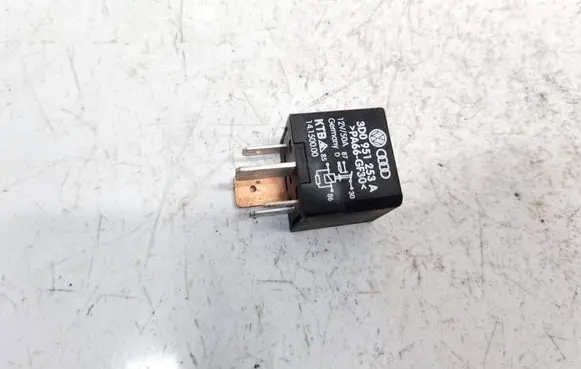 Skoda Octavia Mk2 (1Z) Other relay 3D0951253A