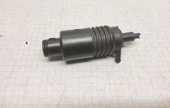 Audi A4 S4 B5 8D Windscreen/windshield washer pump 4A0955651