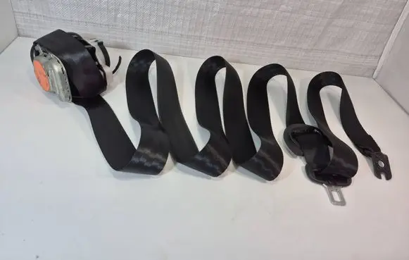 Skoda Superb B8 (3V) Front seatbelt 3V0857702B 0589p1000220 Sb310004