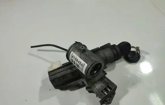 Seat Alhambra (Mk1) Ignition lock P012106