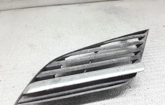 Nissan Primera Front bumper upper radiator grill