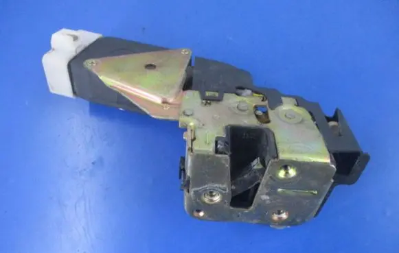 Mitsubishi Space Star Front door lock