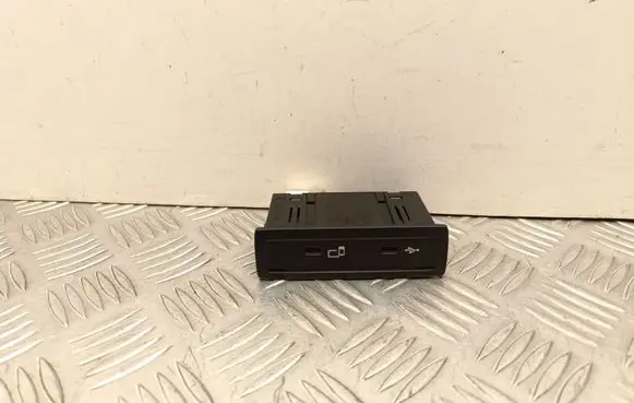 Mercedes-Benz EQC USB socket connector A1678201302