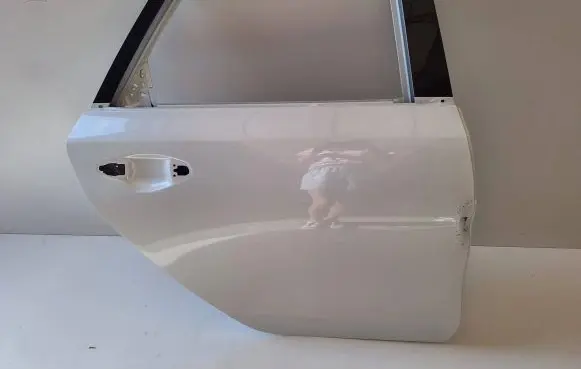 KIA Ceed Rear door