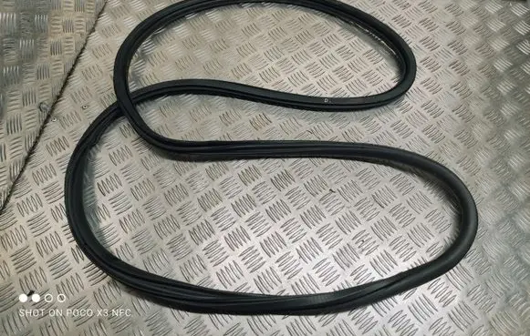 Peugeot 308 Rear door rubber seal (on body) 9677519680