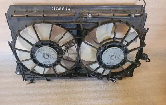 Toyota Avensis T250 Fan set 031007413