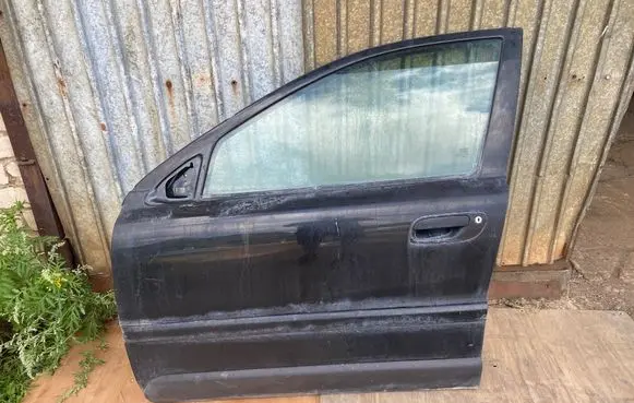 Volvo XC70 Front door
