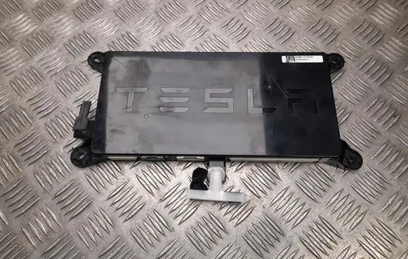 Tesla Model X Door control unit/module 104390010D