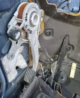 Mercedes-Benz E W210 Brake pedal 7680067406