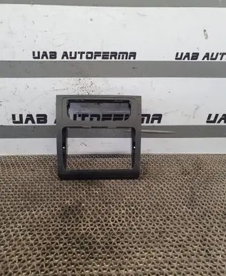 Volkswagen Touran II Radio/GPS head unit trim 1T0858071R 1t0858005b