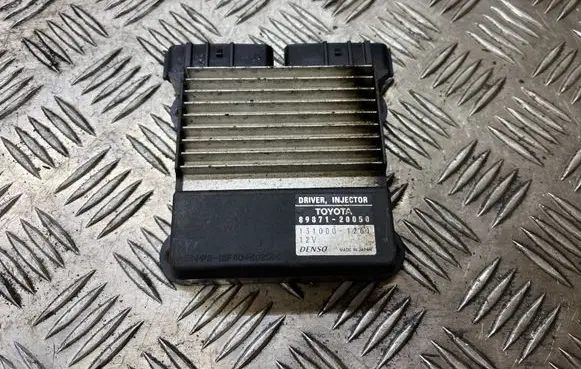 Toyota Corolla E120 E130 Fuel injection control unit/module 8987120050 1310001261