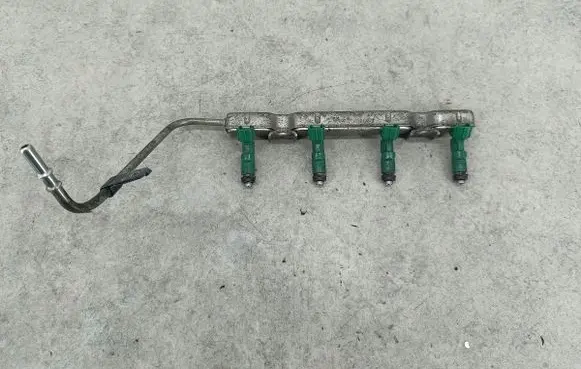 Toyota Prius (NHW20) Fuel main line pipe 