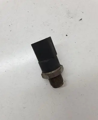 Fuel pressure sensor
