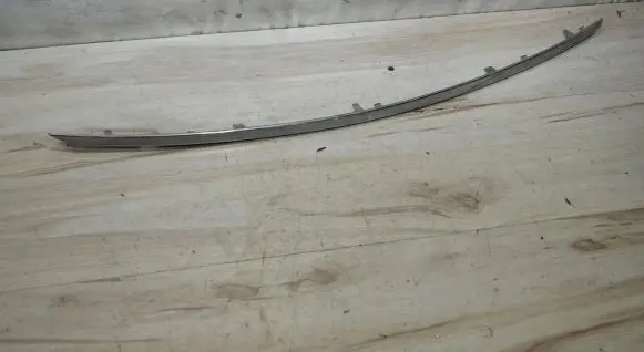 Front bumper upper radiator grill