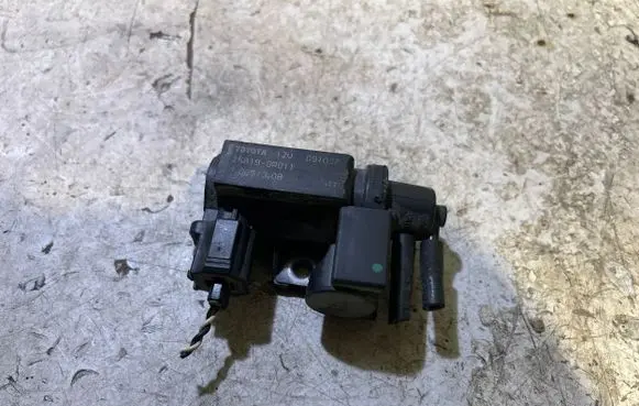 Toyota Avensis T270 Turbo solenoid valve 258190R011 09T037 70051308