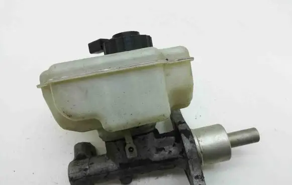 Master brake cylinder