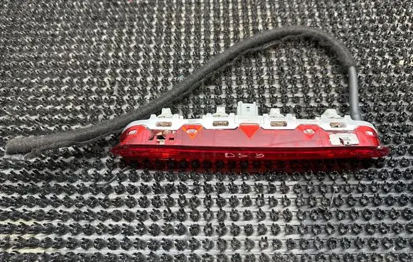 Citroen DS3 Third/center stoplight 9683116480