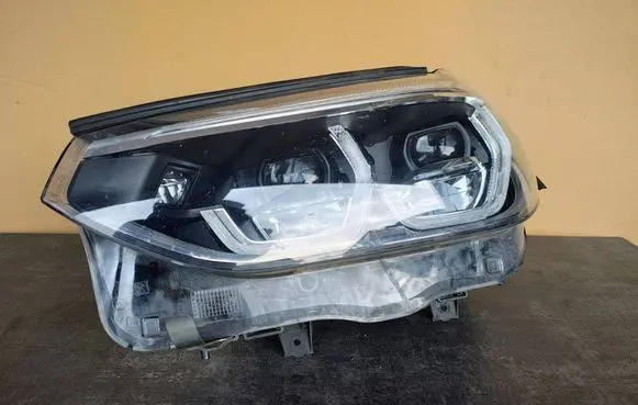 BMW X3 G01 Headlight/headlamp 8739653