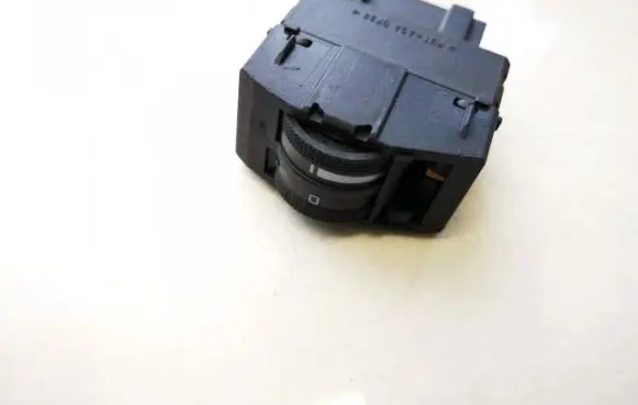 Audi A6 S6 C5 4B Headlight level height control switch 4b0919094b