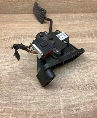 Opel Zafira B Accelerator throttle pedal 9202343 6PV008115 WithPlug