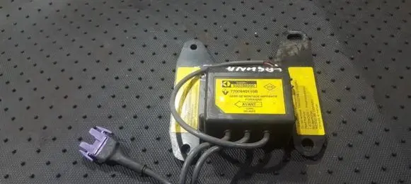 Renault Laguna I Airbag control unit/module 7700840110b 550288900