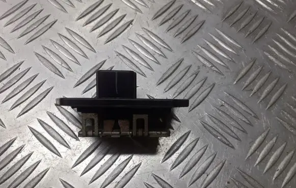 Toyota Yaris Heater blower fan relay 