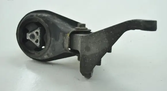 Ford C-MAX I Engine mount bracket
