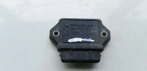 Volkswagen PASSAT B5.5 Ignition amplifier control unit 2119053510