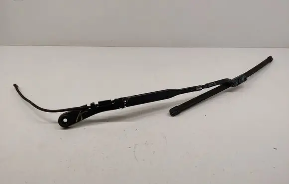 Volvo V60 Front wiper blade arm