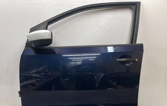 Volkswagen Up Front door