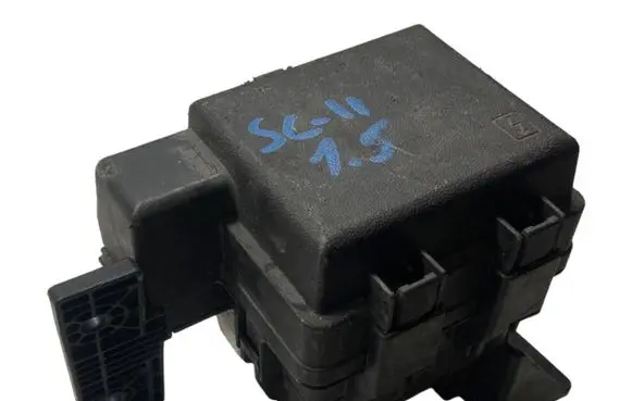 Renault Megane III Fuse box set 63511832 240880001R