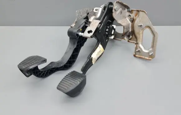 Citroen C3 Pedal assembly 96821715 9682171580