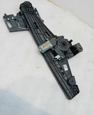 Opel Mokka B Rear door window regulator with motor 9843774280