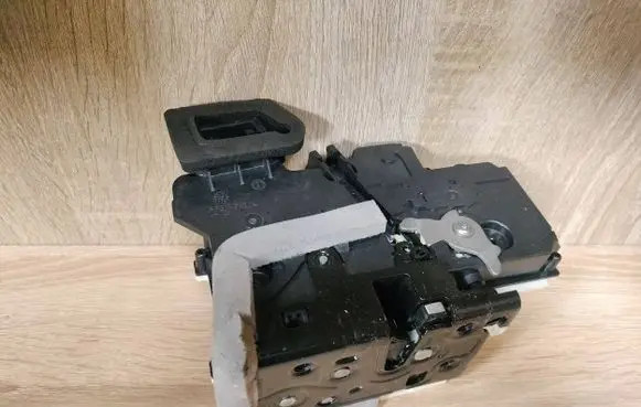 Volkswagen ID.4 Rear door lock 4K0839015T