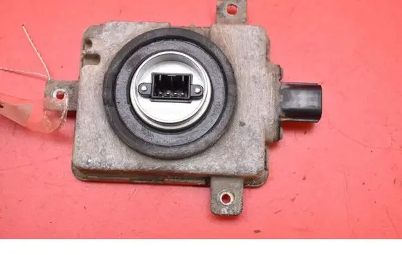 Suzuki Grand Vitara II Voltage converter/converter module W3T15971