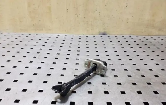 Honda CR-V Front door check strap stopper