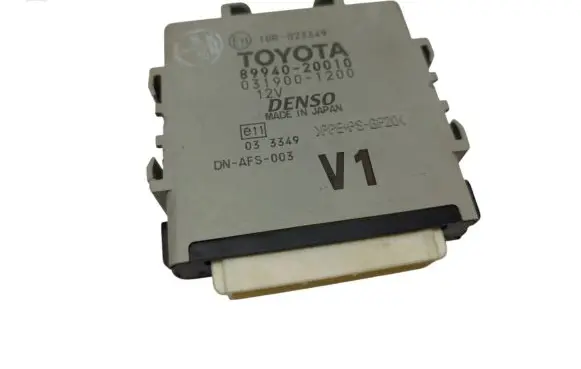 Toyota Avensis T270 Light module LCM 8994020010 0319001200