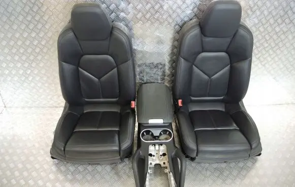 Porsche Cayenne (92A) Seat set 