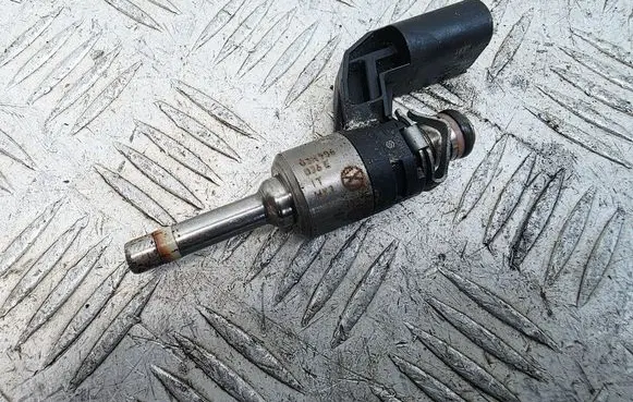 Volkswagen Atlas Fuel injector 03H906036E