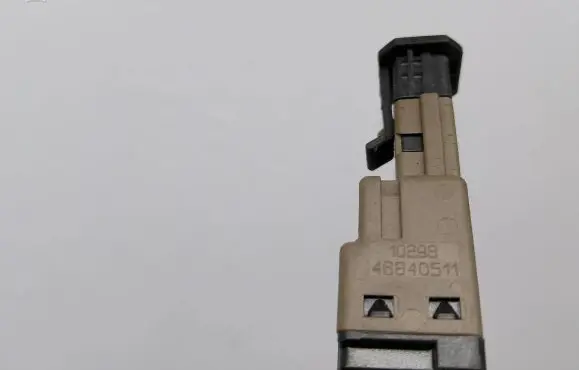 Alfa Romeo 147 Brake pedal sensor switch 46840511