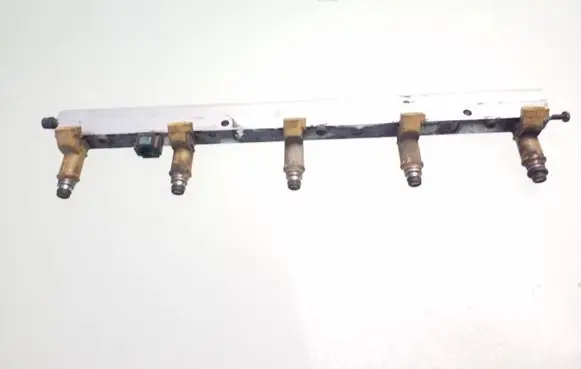 Volvo V50 Fuel injectors set 