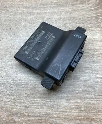 Volkswagen Golf V Gateway control module 1K0907530C 1K0907951