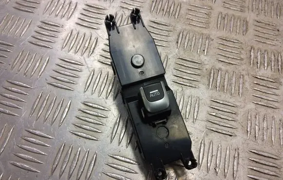 KIA Niro Electric window control switch 93576G5400