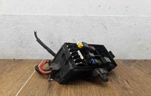Volkswagen Golf VII Fuse module 5Q0907361 63513541 63513540