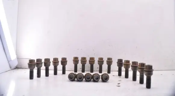 Volkswagen Transporter - Caravelle T6 Nuts/bolts